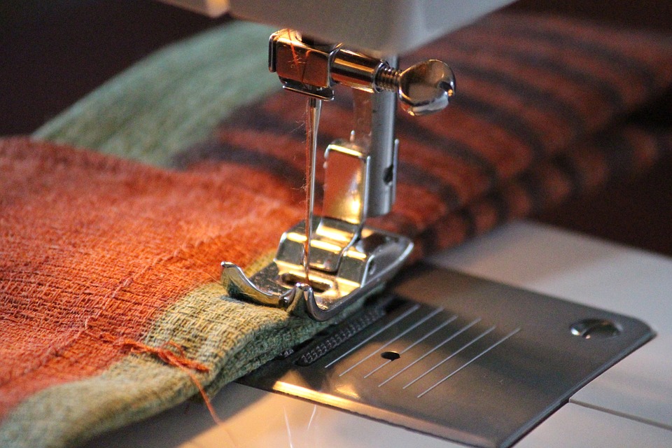 sewing-machine-1370025_960_720
